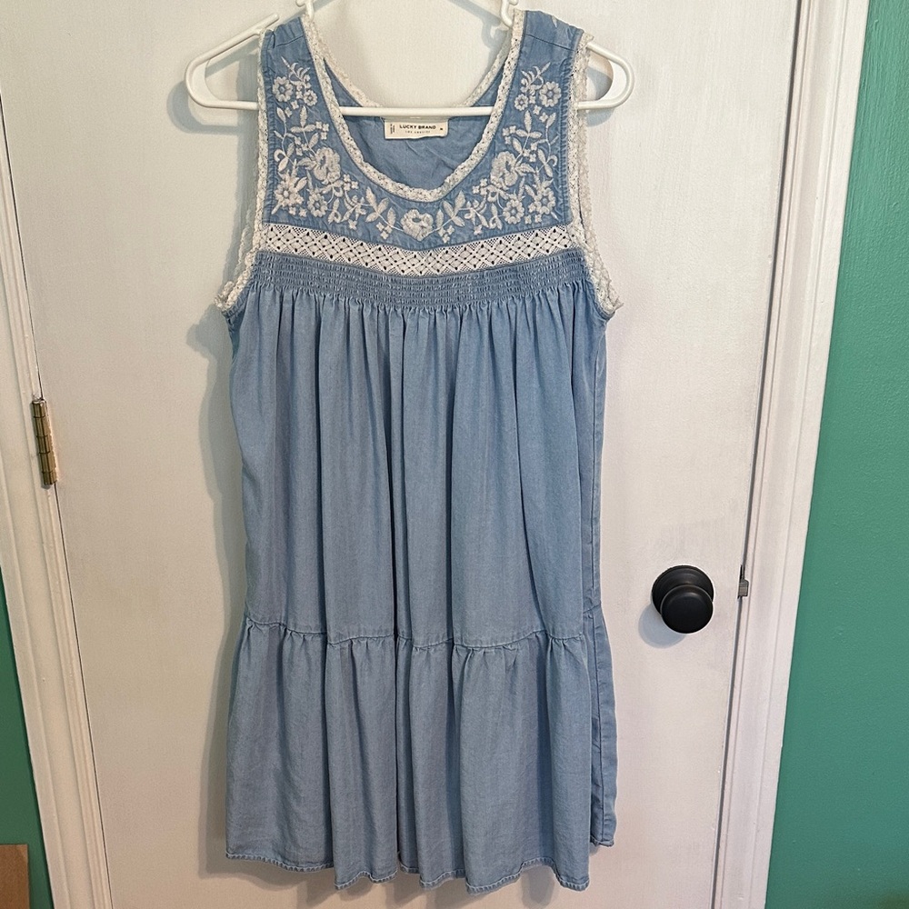 0038 Lucky Brand Light Blue Embroidered Midi Dress womens size medium